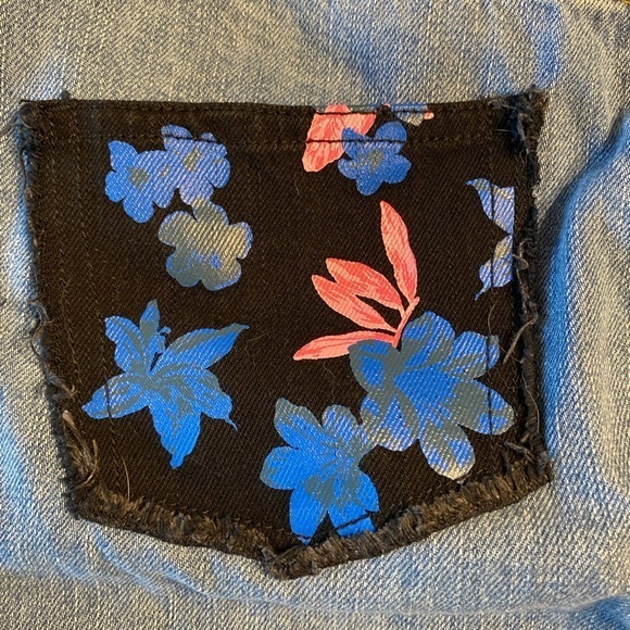 Fiona Chen patched distressed cropped jeans.  Size small ‎ - Picture 7 of 14